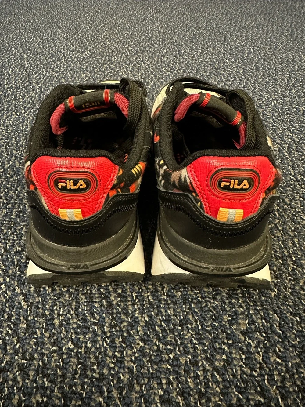 FILA Black, Cream & Red Patterned Men’s Sneakers Size 6.5